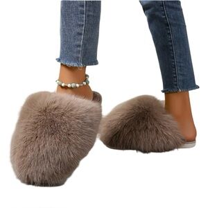 Plush Luxe Faux Fur Slippers – Cozy Chic Comfort